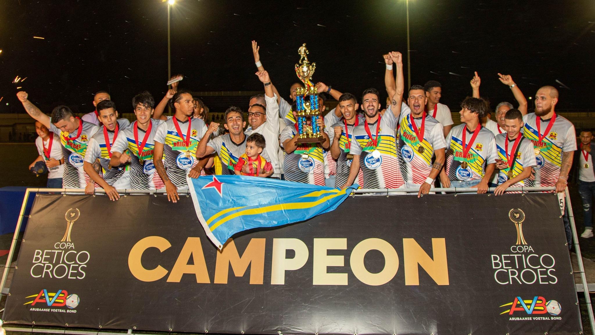 MINISTER ENDY CROES TA FELICITA S.V. BRITANNIA CU A TITULA CAMPEON DI ...