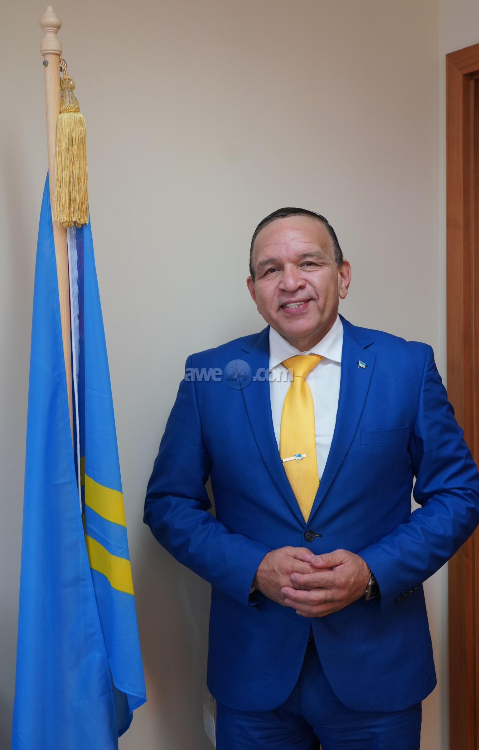 MINISTER ENDY CROES A REUNI CU BOHAMAARUBA N.V. KENDE A GANA E PROME ...