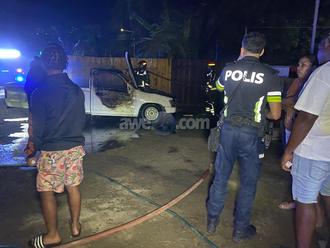 [VIDEO] Den oranan di madruga ta bati na porta di bisiña pa bis’e cu su pick-up ta na candela