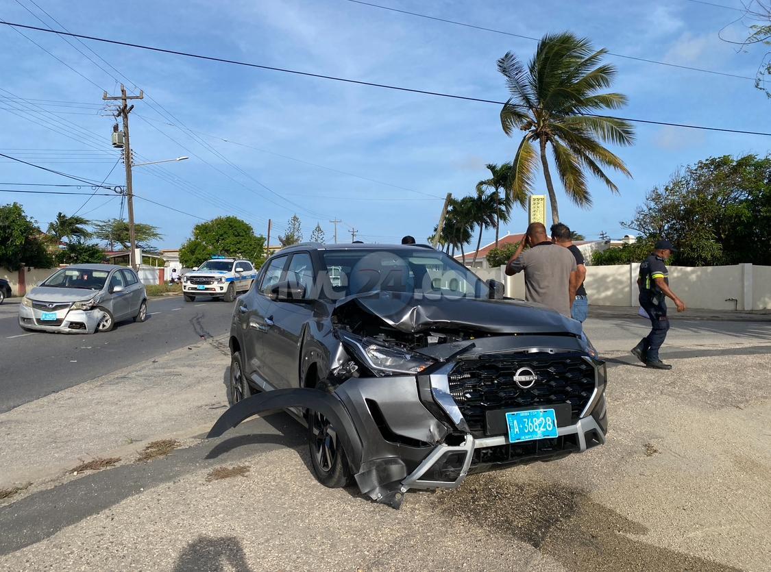 [VIDEO] Accidente pa falta di preferencia cu hende herida na e crusada pabao di Misa di Tanki Leendert
