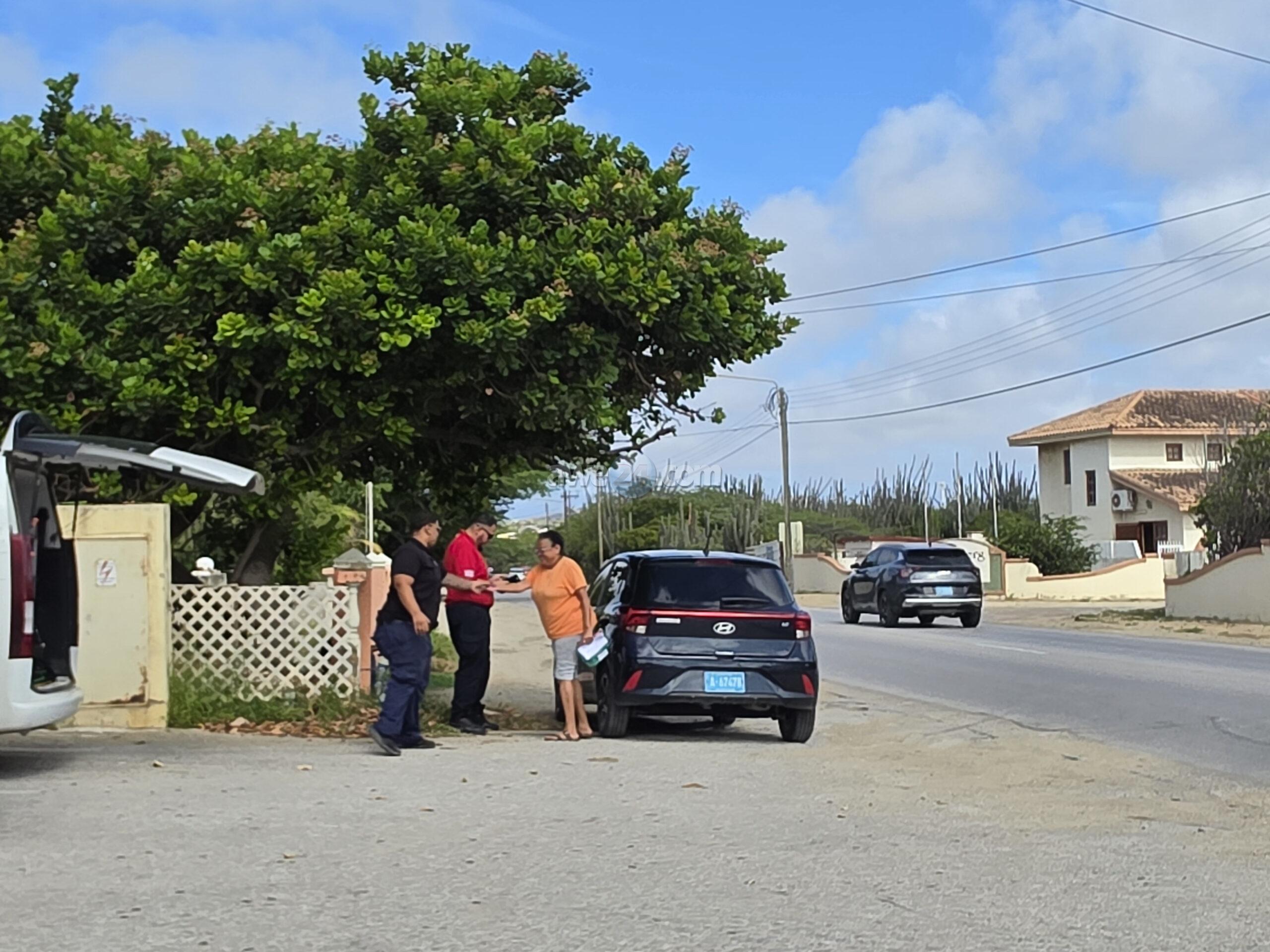 Van Reverses Into Parked Car Near Hooiberg Supermarket in Aruba