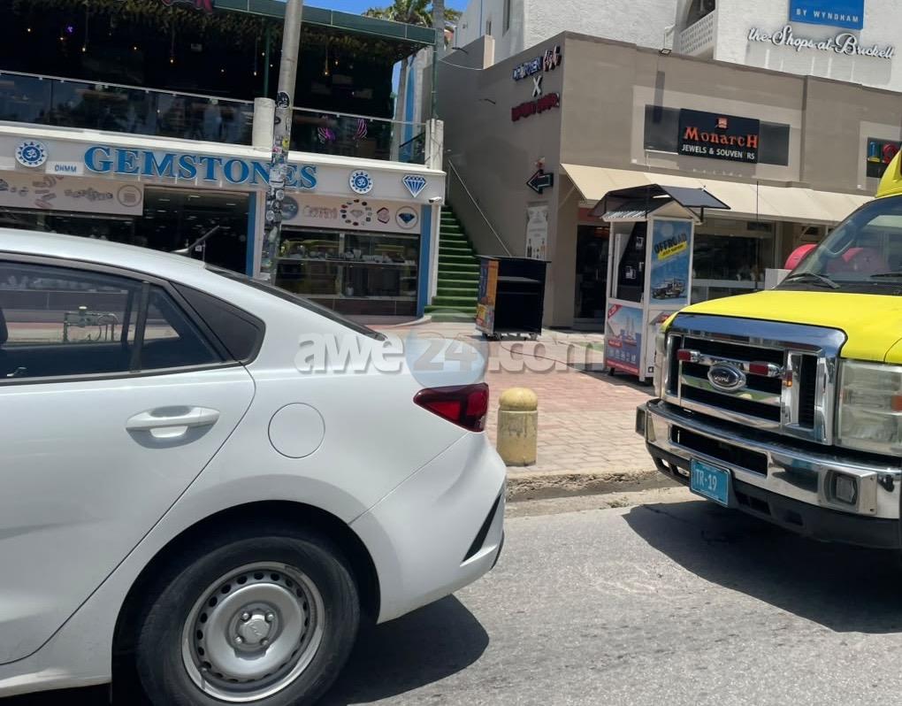 Armed Robbery at Gems Jewelry Store in Palm Beach, Aruba
