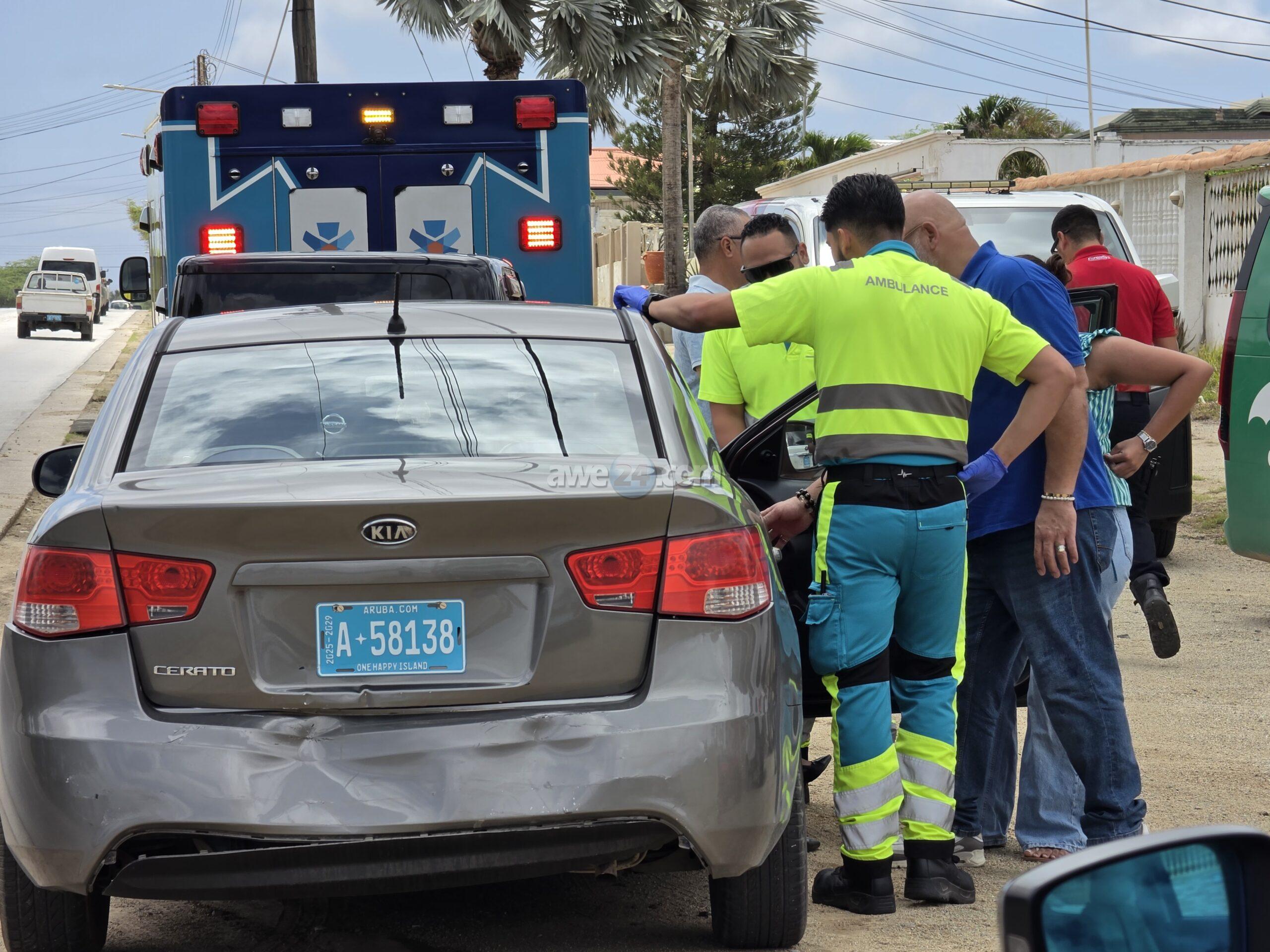 Mazda Driver Fails to Keep Safe Distance, Rear-Ends Kia in Aruba Crash