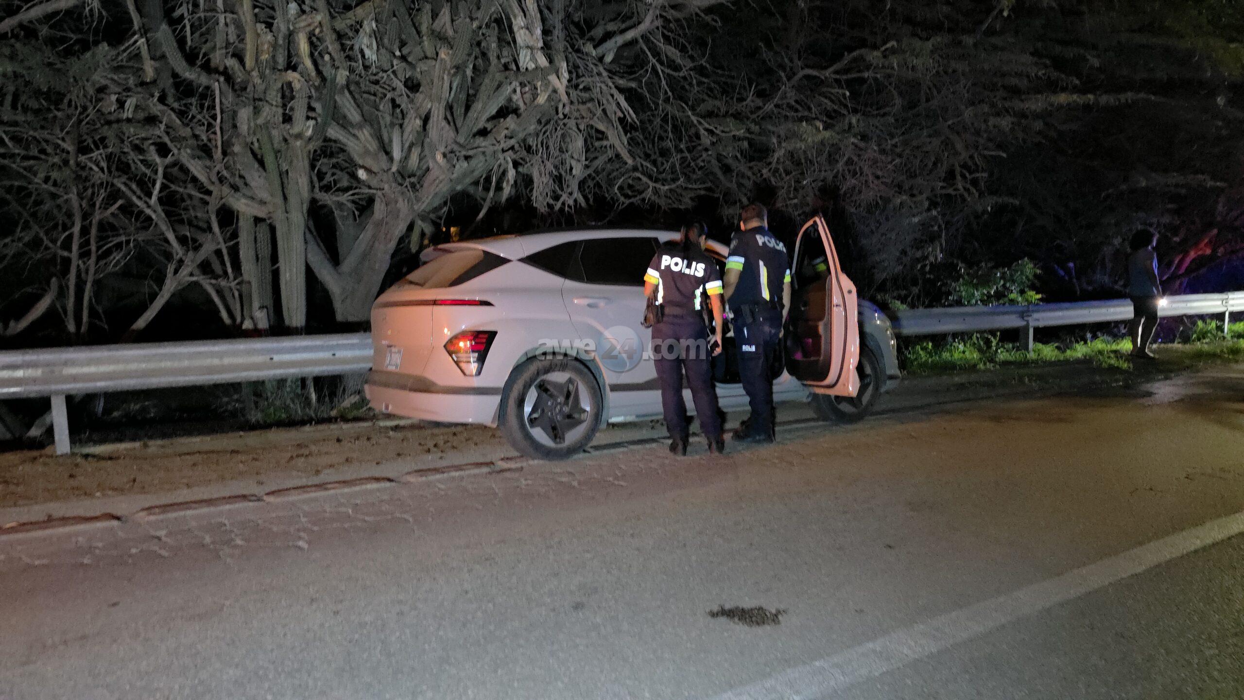Drunk driver crashes into guardrail, knocks down utility pole in Sabana Liber