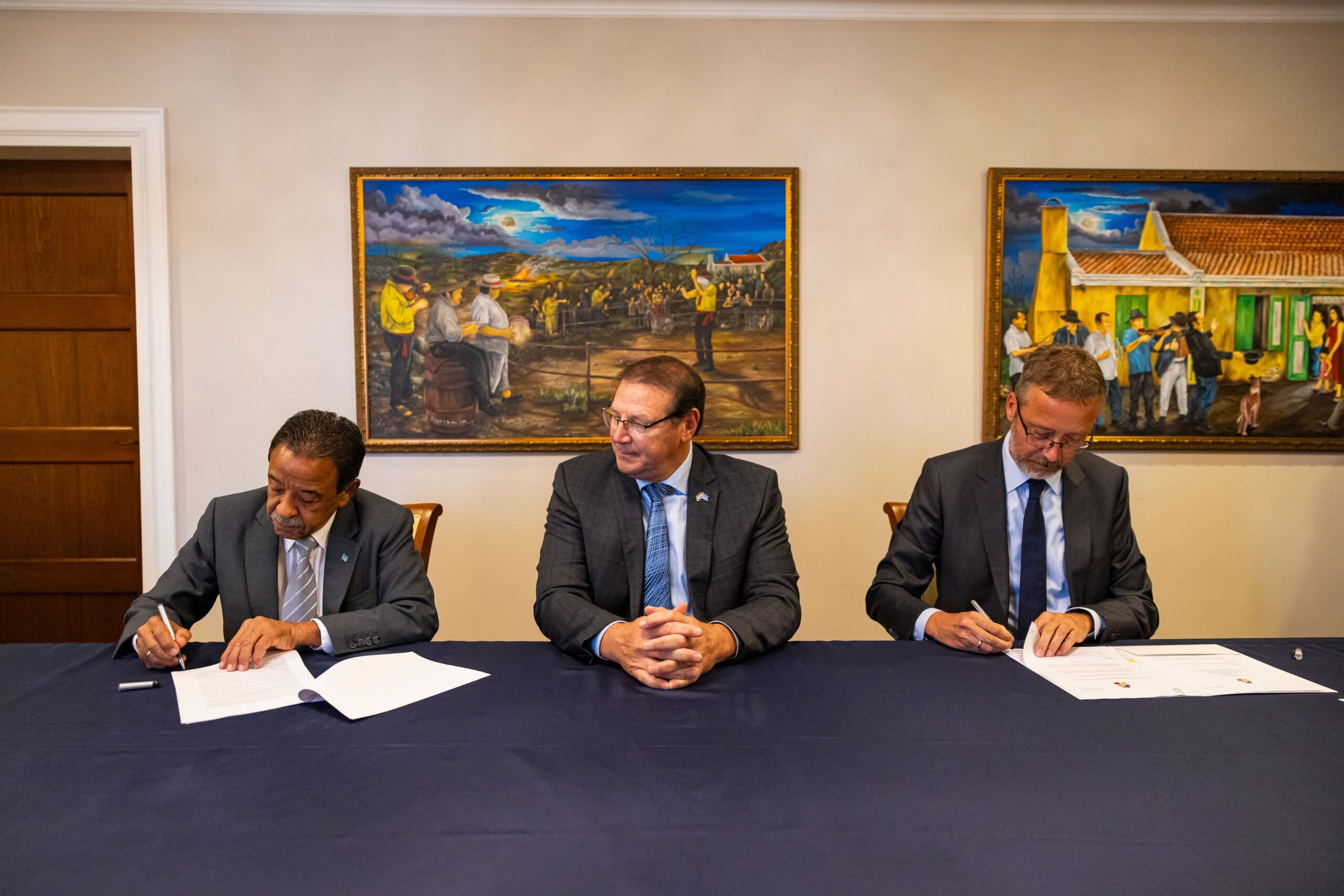 Aruba Signs Leasehold Agreement with Governor's Cabinet