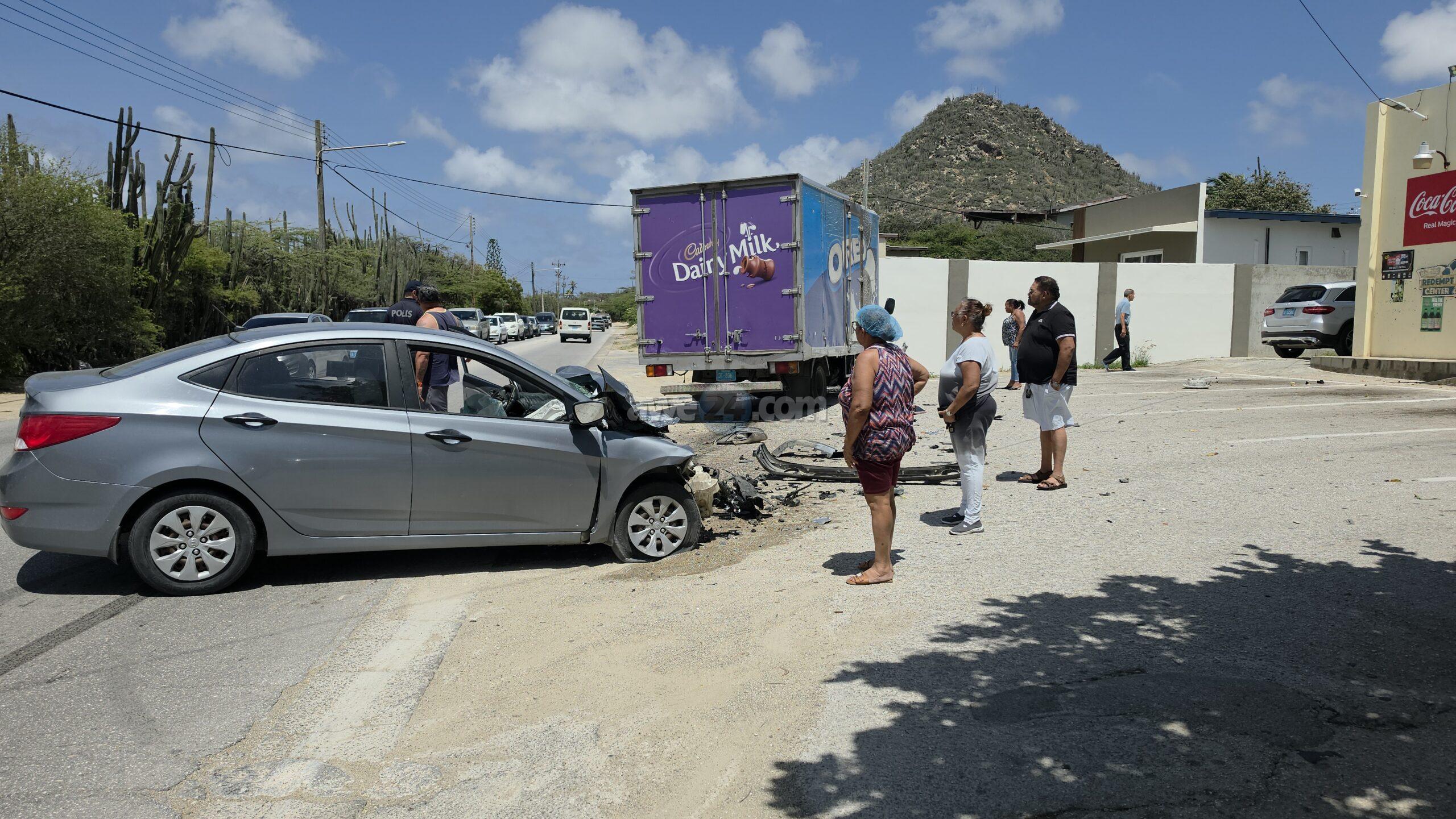 Driver Misjudges Speed and Distance, Crosses Into Oncoming Lane in Aruba Crash
