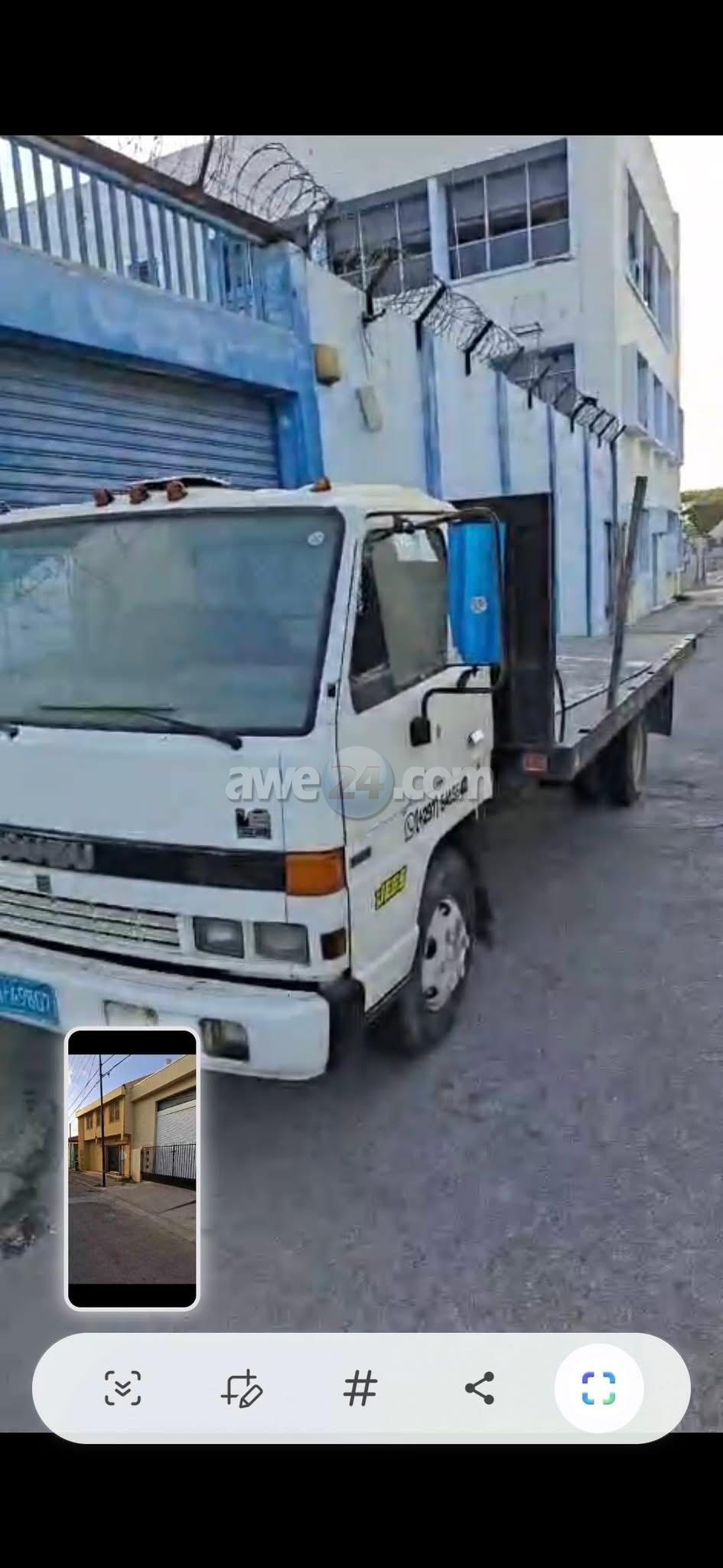 PUEBLO TA REPORTA: Se rebaron este camión del parqueadero de Aruba Trading en playa el sábado por la noche,