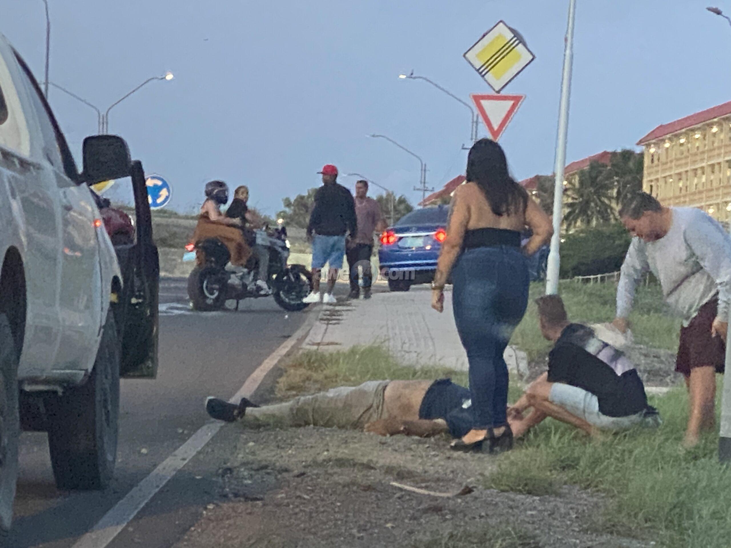 Motorcyclist Loses Control and Falls at Superfood Roundabout in Aruba