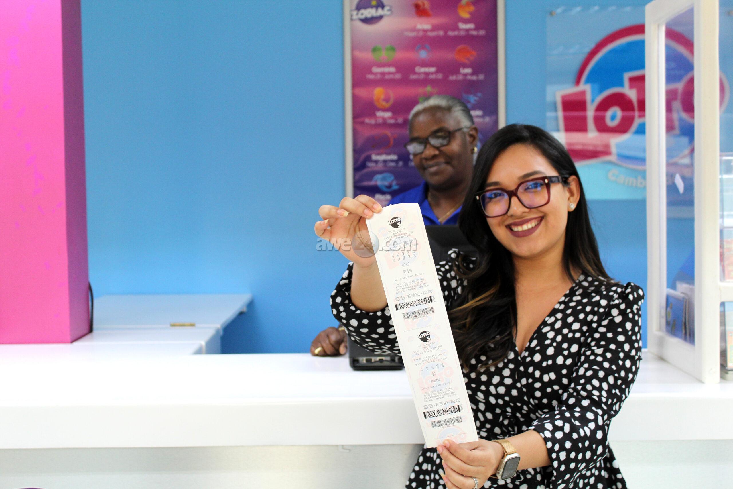 Luna di Locura cu Lotto 5! Cu cada 2 Lotto 5 riba e mesun ticket, ricibi 1 Lotto 5 loco extra completamente gratis riba e mesun ticket!