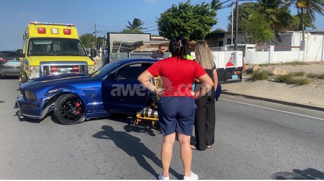 Ford Mustang GT overtakes car, causes injury crash on Watty Vos Blvd