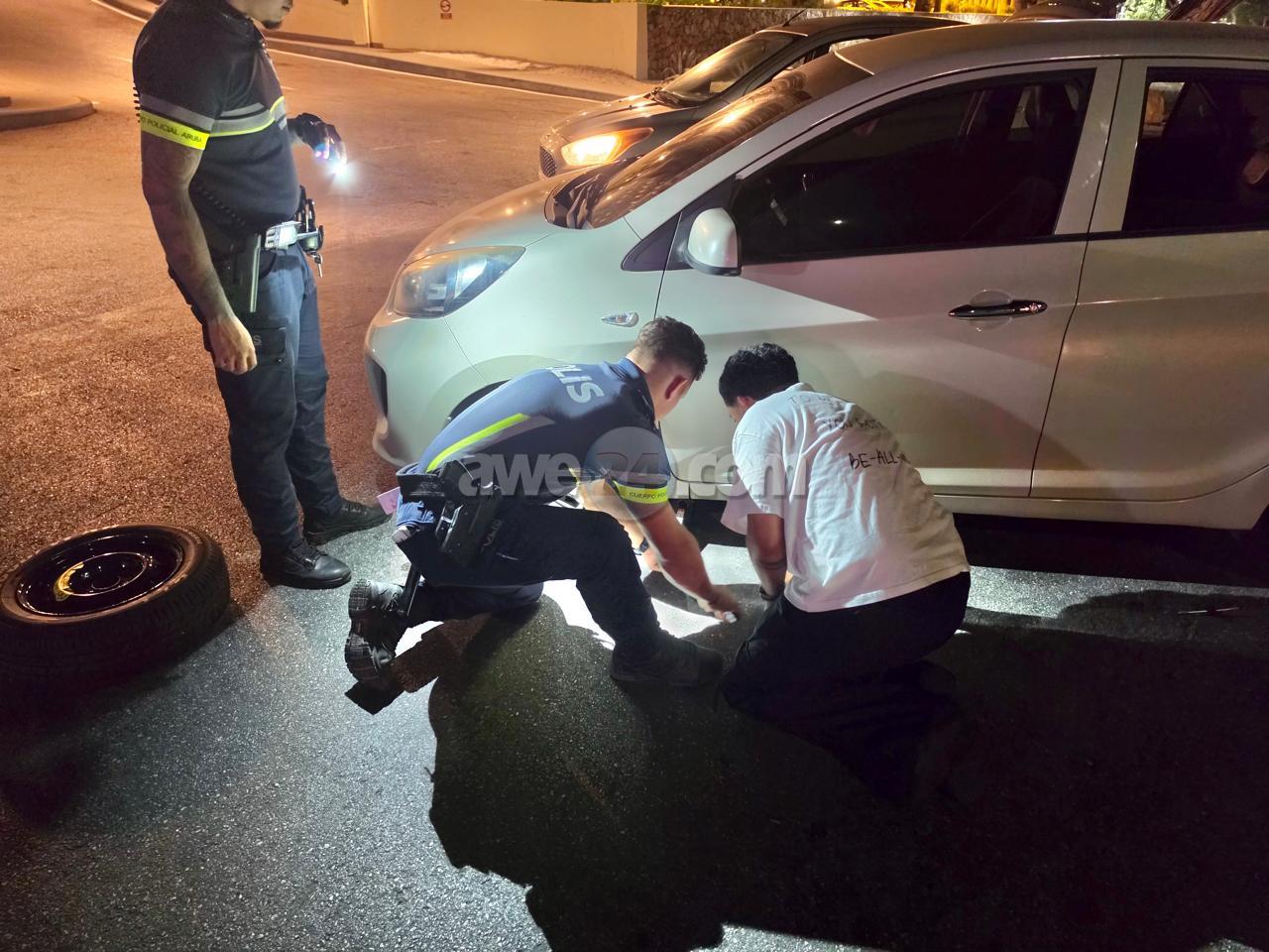 Aruba Police Live Up to Their 'Service' Motto in Early Morning Patrol