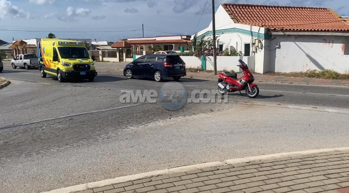 Car Pulls Into Road Just as Motorcyclist Passes in Paradera