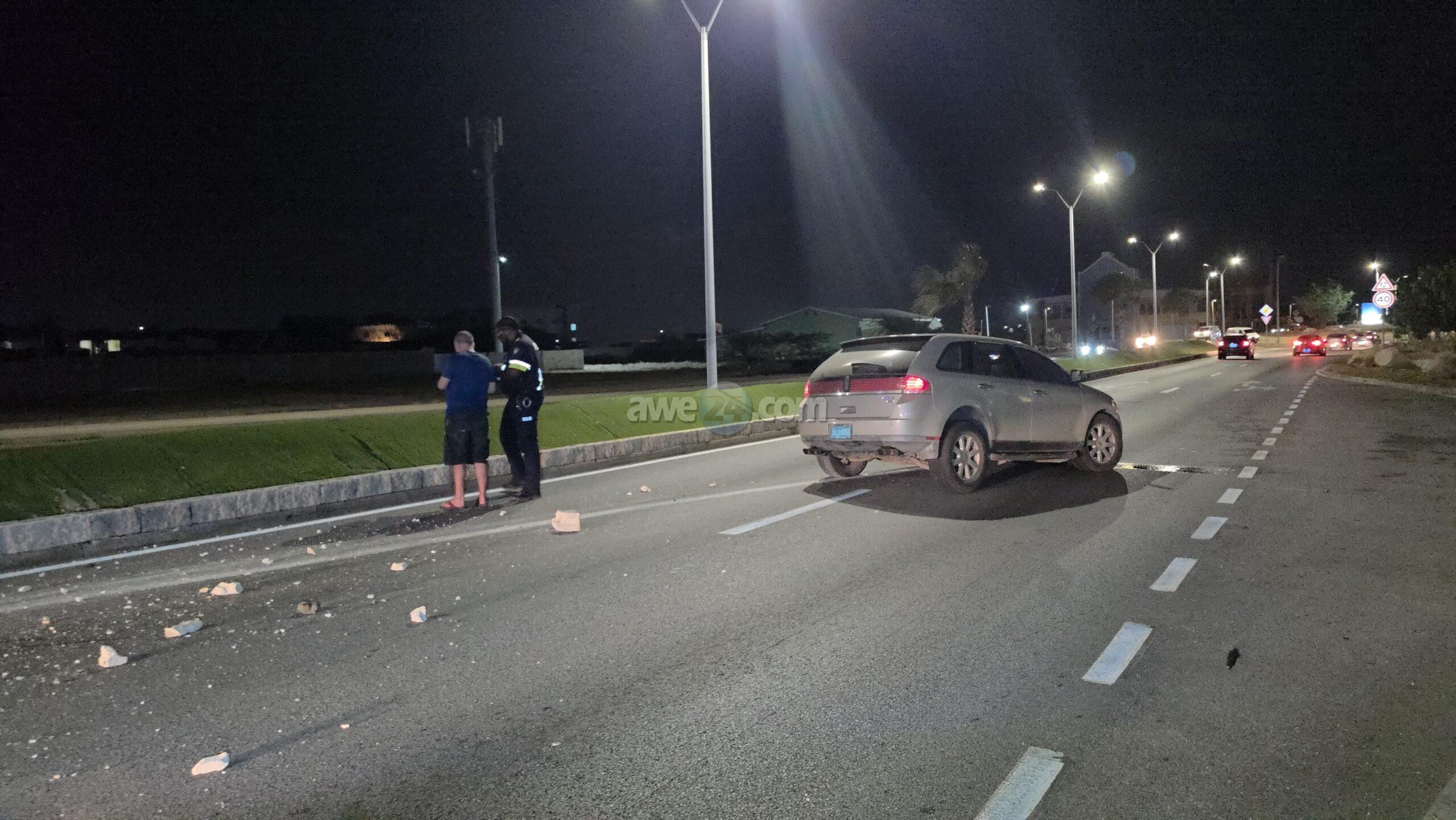 Driver Loses Control and Crashes on Watty Vos Boulevard in Aruba