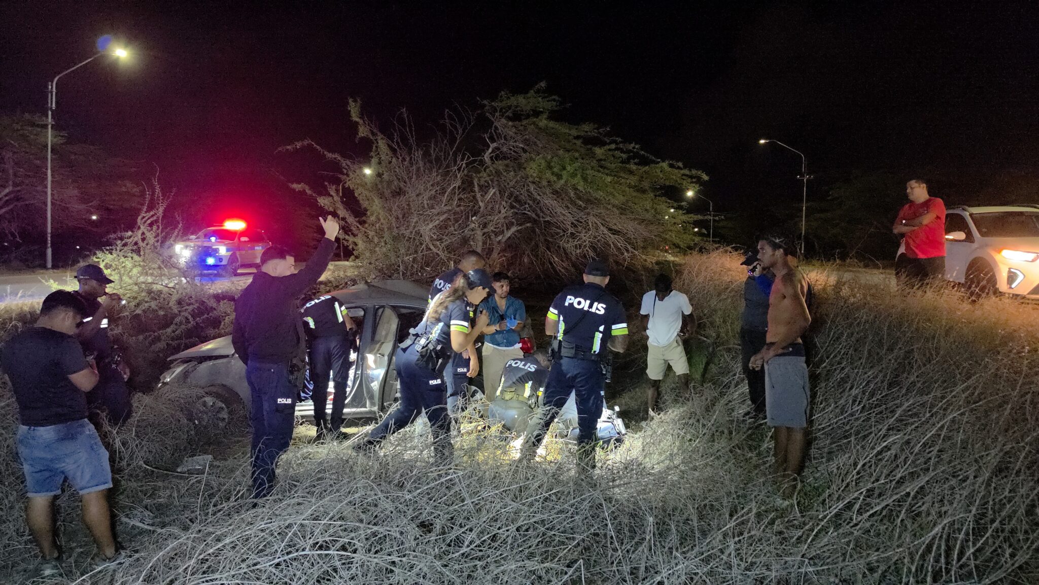 [VIDEO] DI 12 MORTO DEN TRAFICO: Accidente na Sasakiweg – AWE24.com Bo ...