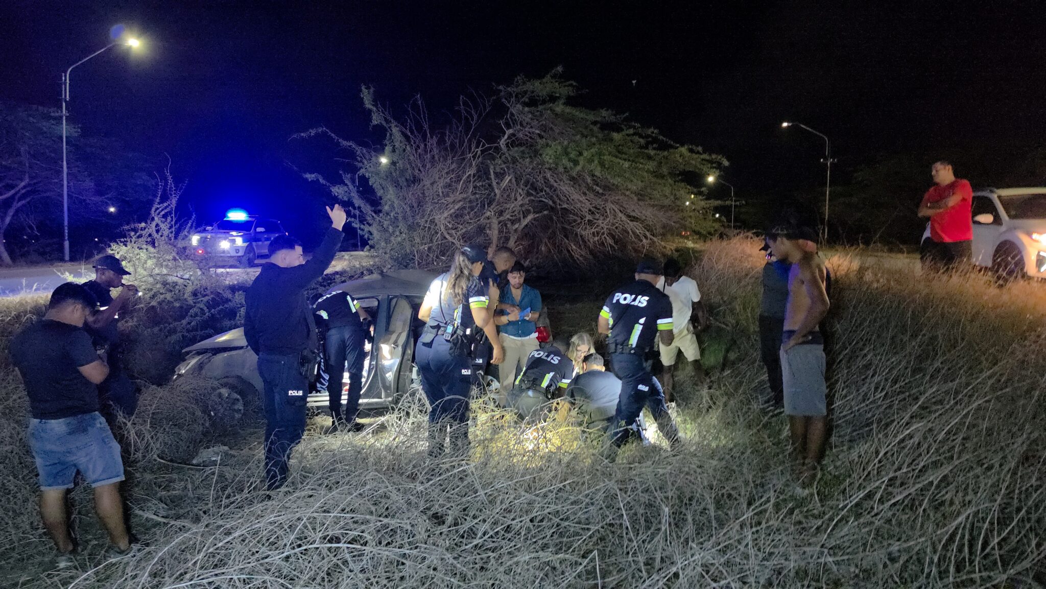 [VIDEO] DI 12 MORTO DEN TRAFICO: Accidente na Sasakiweg – AWE24.com Bo ...