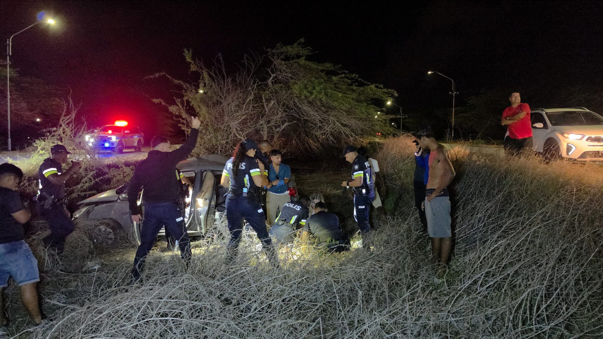 [VIDEO] DI 12 MORTO DEN TRAFICO: Accidente na Sasakiweg – AWE24.com Bo ...