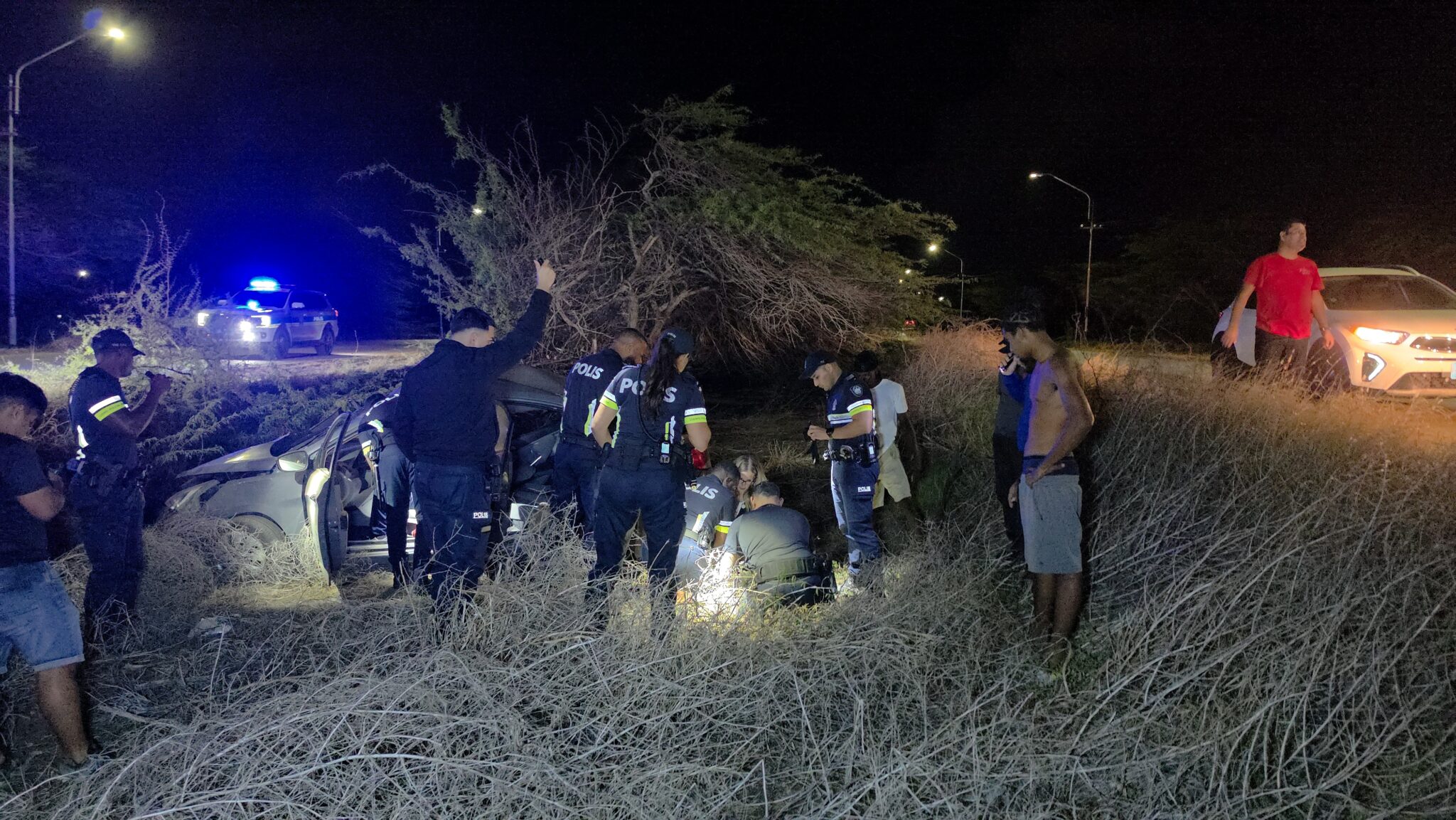 [VIDEO] DI 12 MORTO DEN TRAFICO: Accidente na Sasakiweg – AWE24.com Bo ...