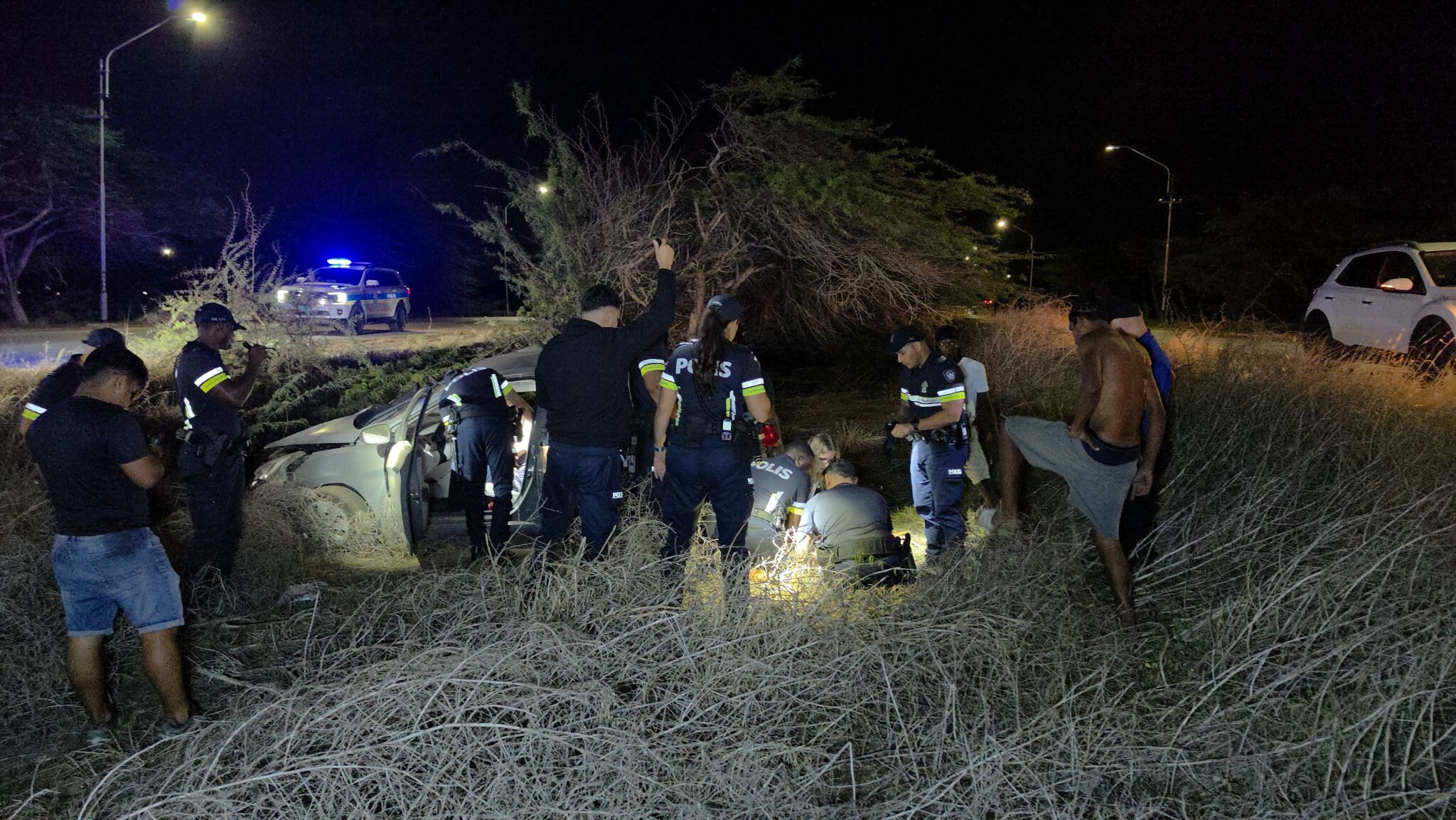 [VIDEO] DI 12 MORTO DEN TRAFICO: Accidente na Sasakiweg – AWE24.com Bo ...