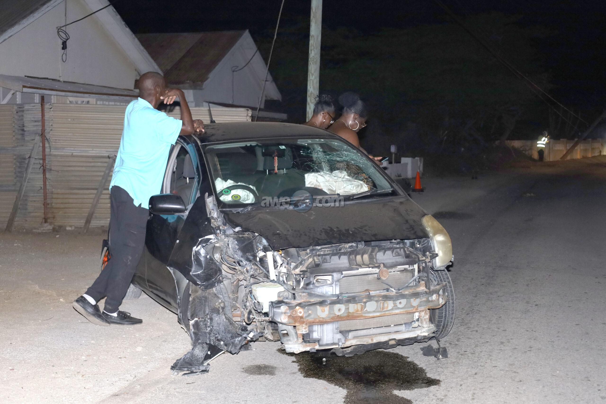 Pa a kita pa un otro auto chauffeur di Toyota Vitz a bay man drechi kibra palo di lus