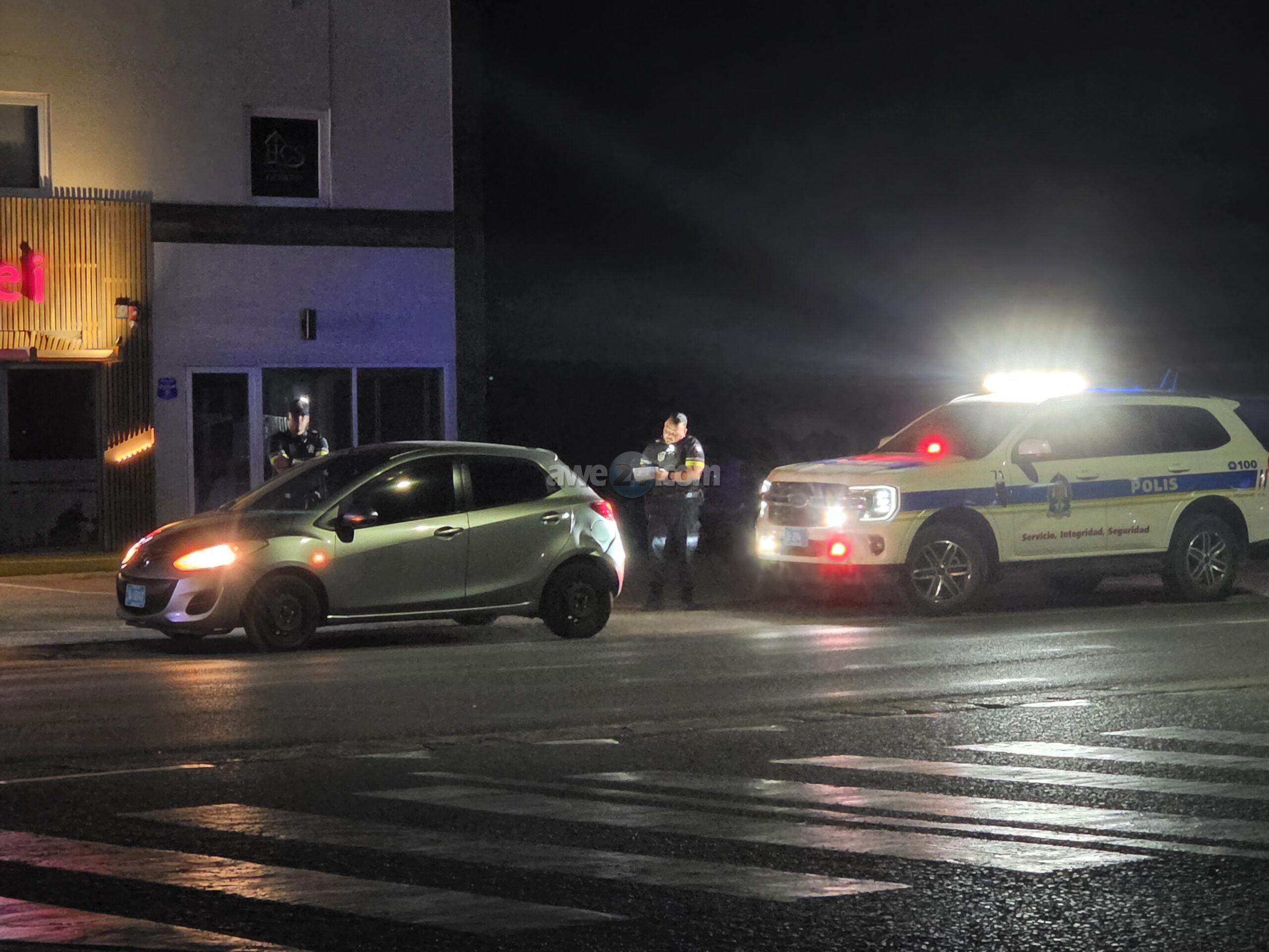 Polis ta controla na cualkier ora hasta anochi y na cualkier skina of caminda y duna boet pa cualkier infraccion cometi!