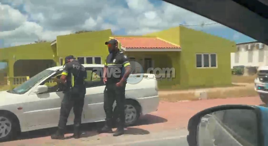 Police Crack Down on Vehicles Missing Front License Plates in Aruba