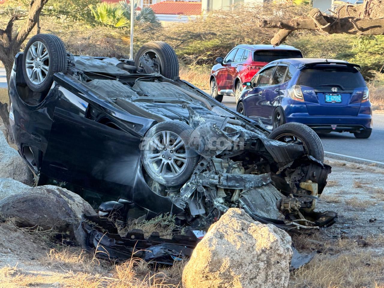 Driver Loses Control on Sasakiweg, Car Overturns After Hitting Rocks