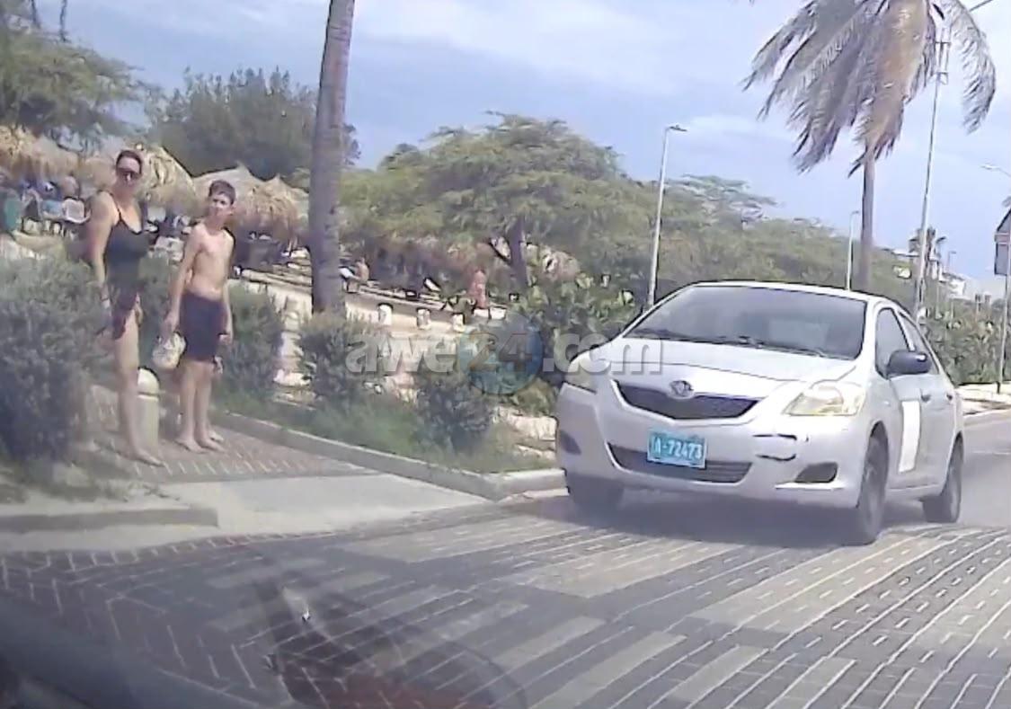 Reckless Driver Fails to Stop for Tourist at Crosswalk in Aruba