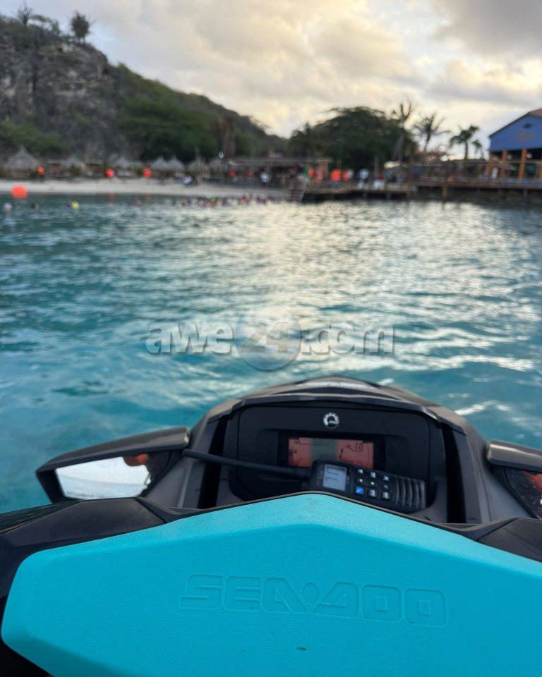 Citro Curaçao a vigila e landadornan di e triatlon na Kokomo Beach ...